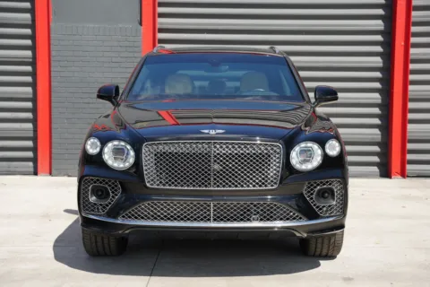 Photos of 2021 Bentley Bentayga V8 for sale in Hollywood, FL at Gravity Autos Hollywood