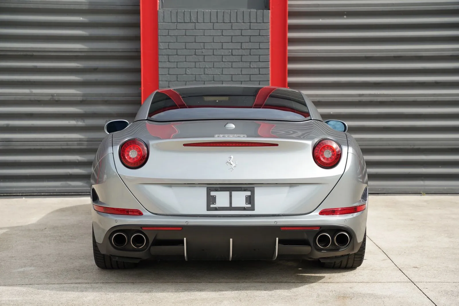 2016 Ferrari California T Base - Photo 8