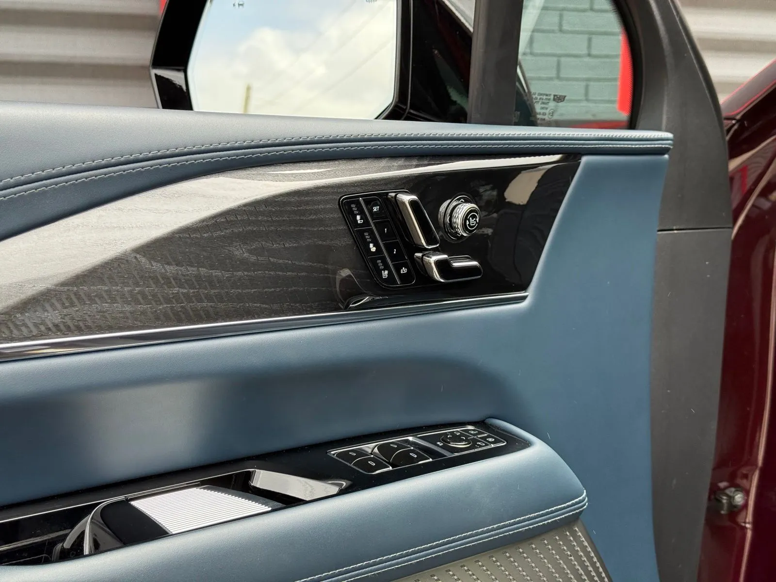 2025 Cadillac Escalade IQ Luxury 2 - Photo 16
