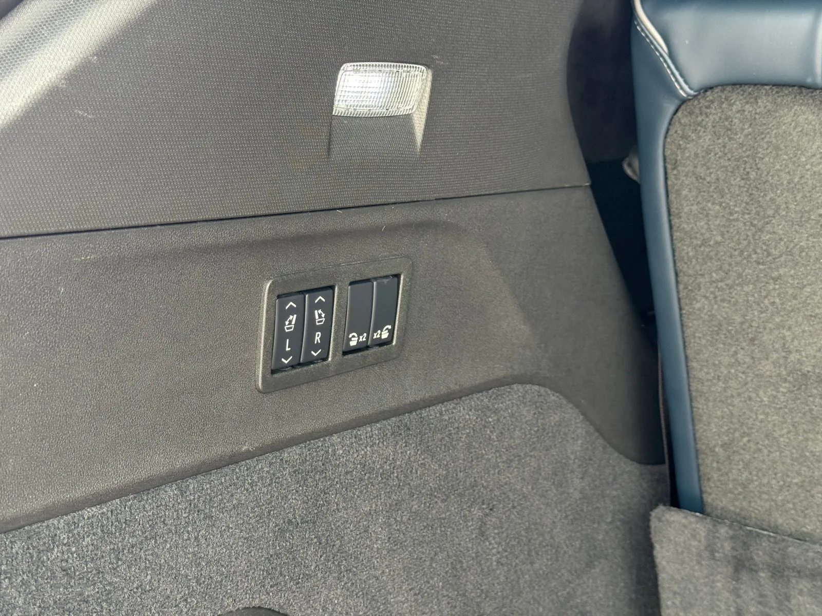 2025 Cadillac Escalade IQ Luxury 2 - Photo 23