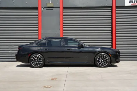 Photos of 2023 BMW i7 xDrive60 for sale in Hollywood, FL at Gravity Autos Hollywood