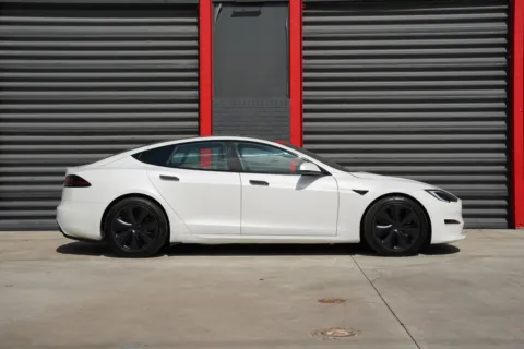 More photos of 2022 Tesla Model S at Gravity Autos Hollywood, FL