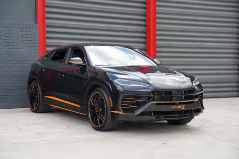 Photos of 2025 Lamborghini Urus SE for sale in Hollywood, FL at Gravity Autos Hollywood