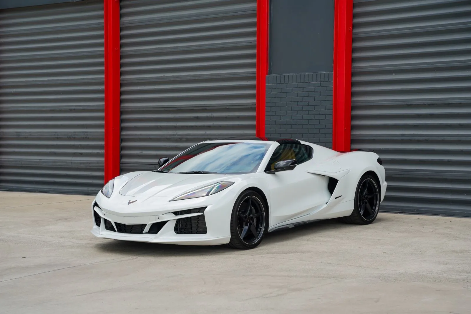 2025 Chevrolet Corvette E-Ray Coupe 2LZ's photo