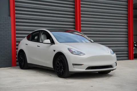 More photos of 2023 Tesla Model Y Long Range at Gravity Autos Hollywood, FL