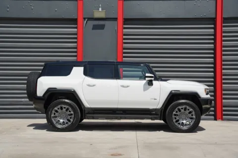 Another view of 2025 GMC Hummer EV SUV 3X for sale in Hollywood, FL at Gravity Autos Hollywood