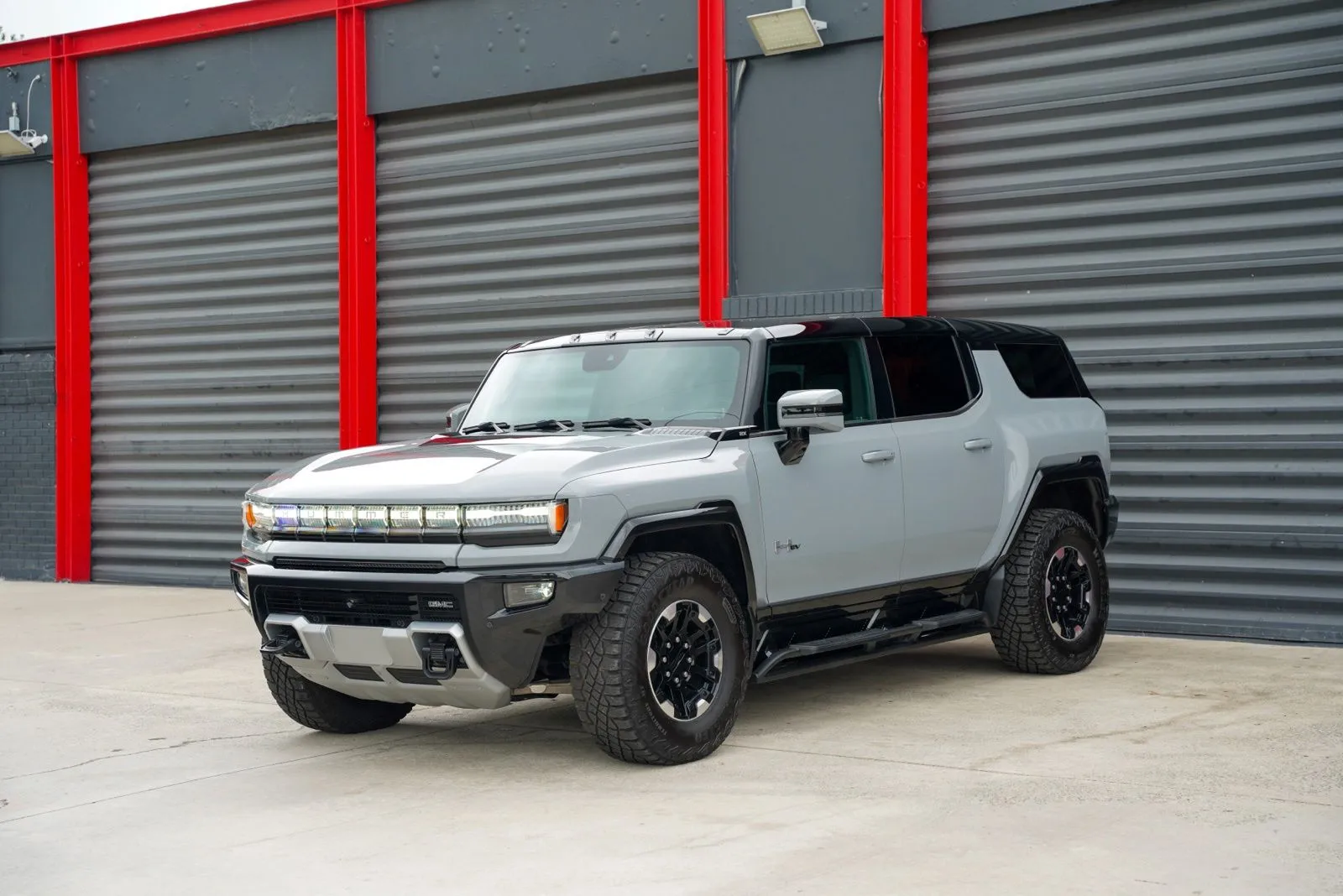 2024 GMC Hummer EV 2X SUV's photo