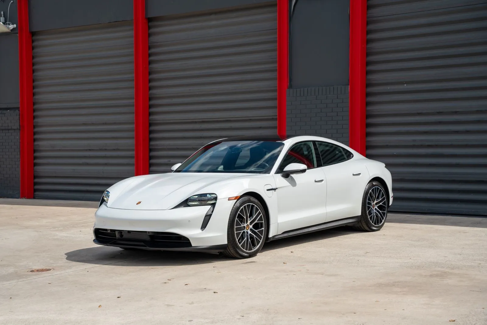 2021 Porsche Taycan 4S's photo