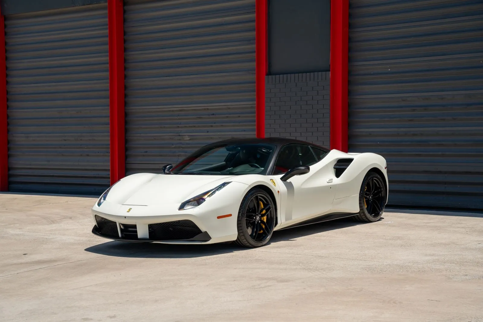 2016 Ferrari 488 -'s photo