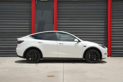 More photos of 2023 Tesla Model Y Long Range at Gravity Autos Hollywood, FL