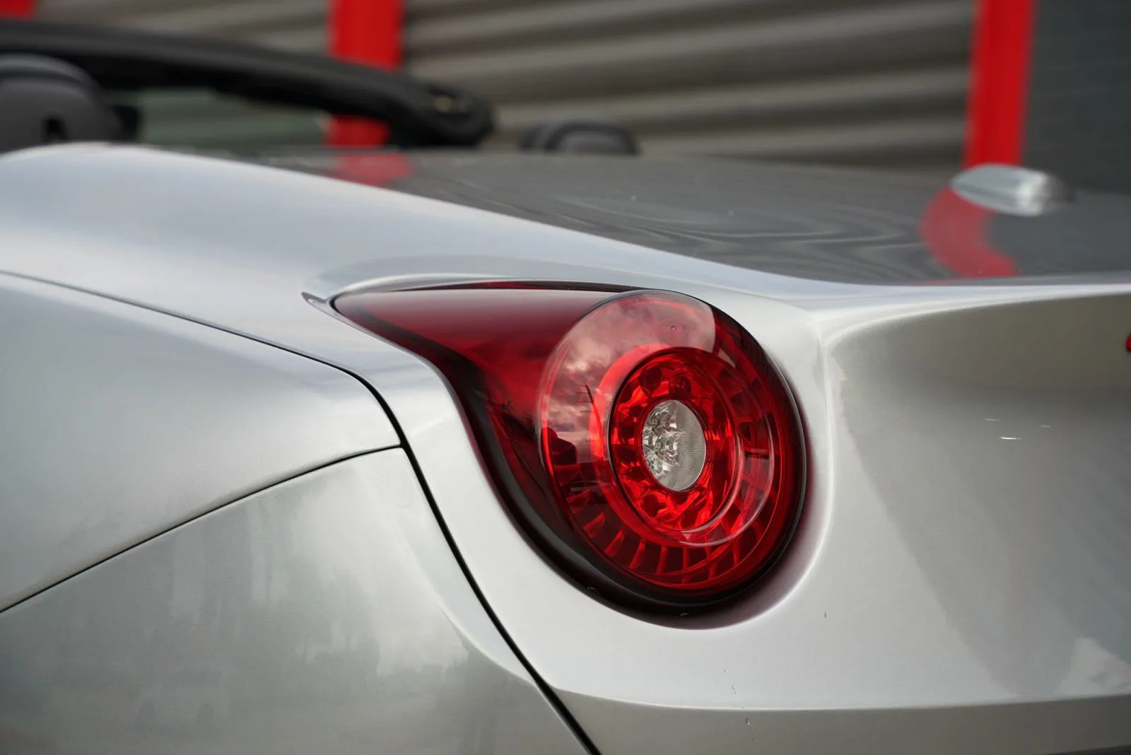 2016 Ferrari California T Base - Photo 9