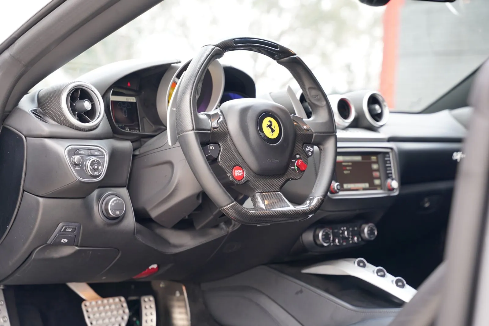 2016 Ferrari California T Base - Photo 12