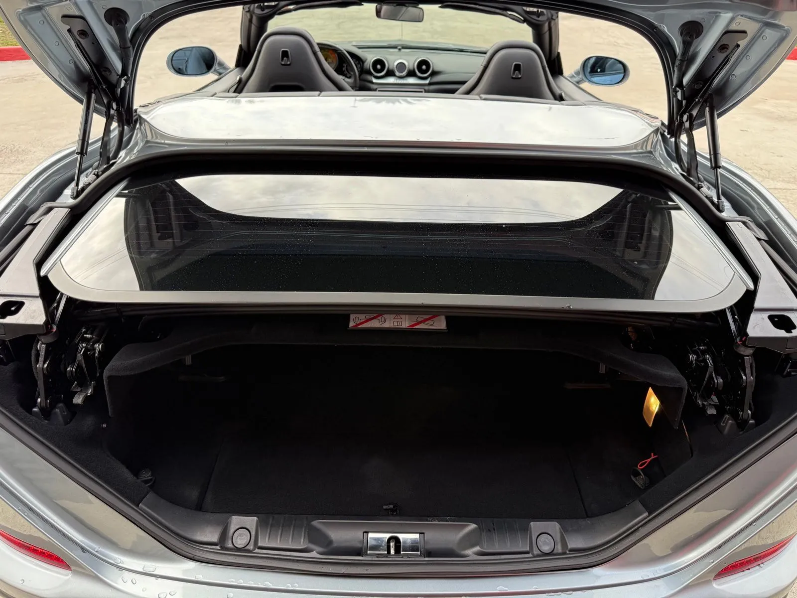 2016 Ferrari California T Base - Photo 19