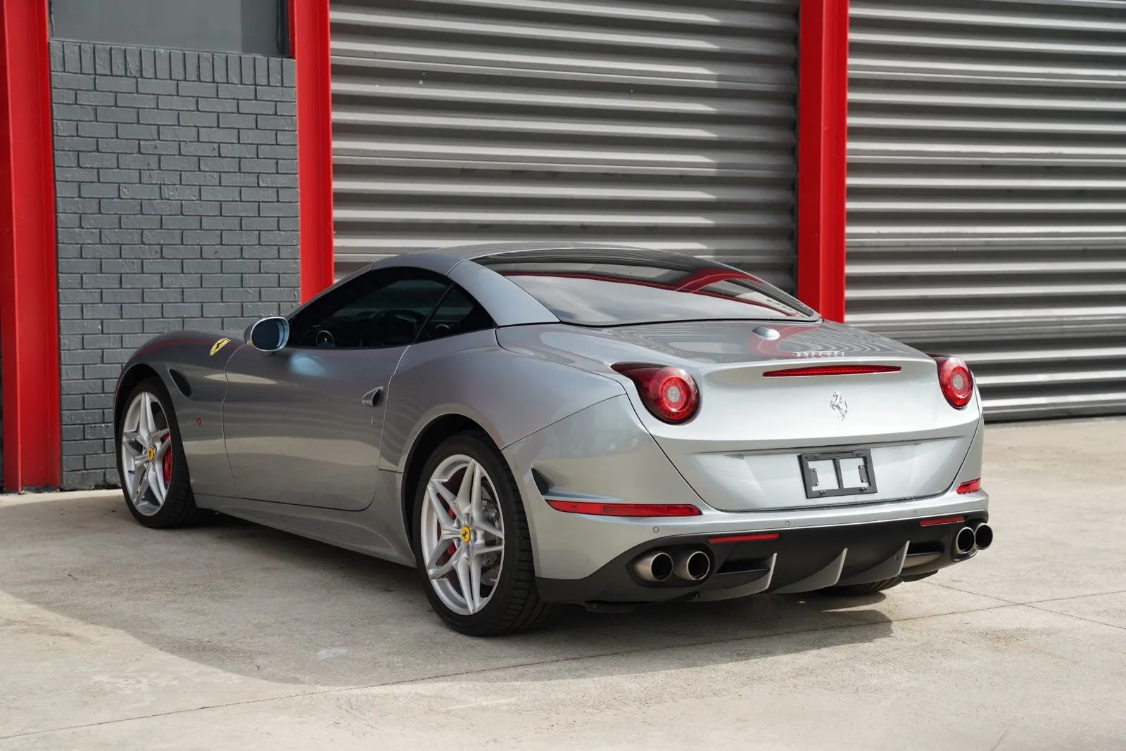 2016 Ferrari California T Base - Photo 5