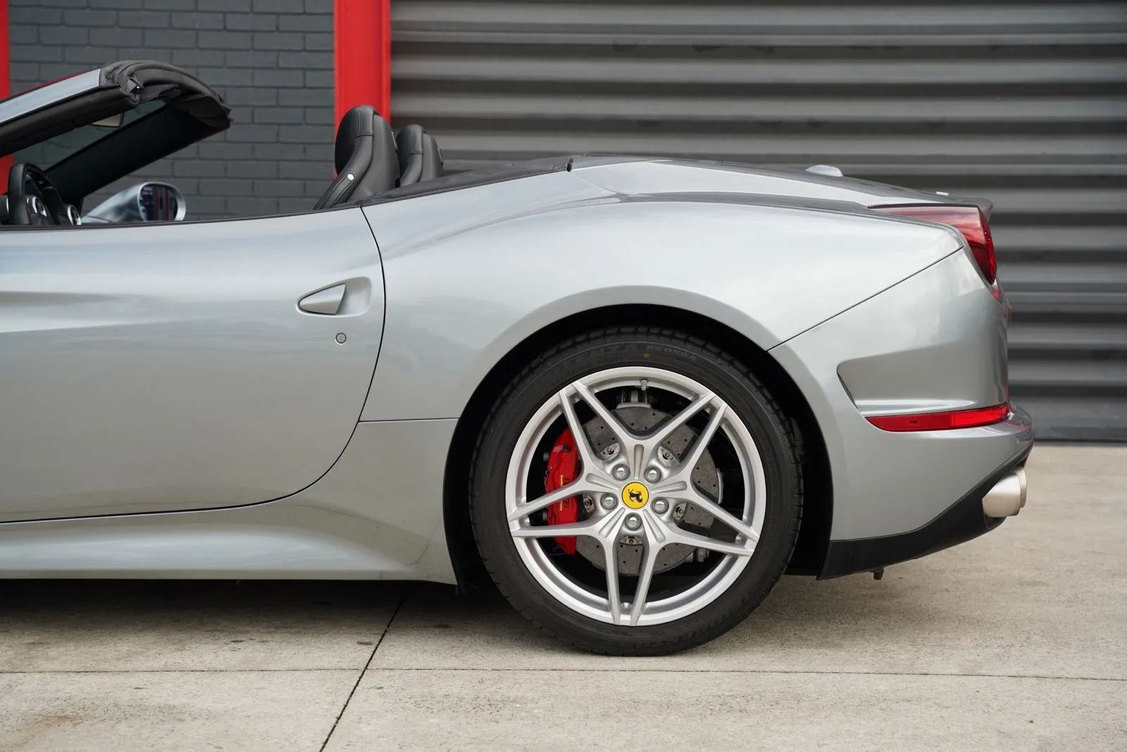 2016 Ferrari California T Base - Photo 3