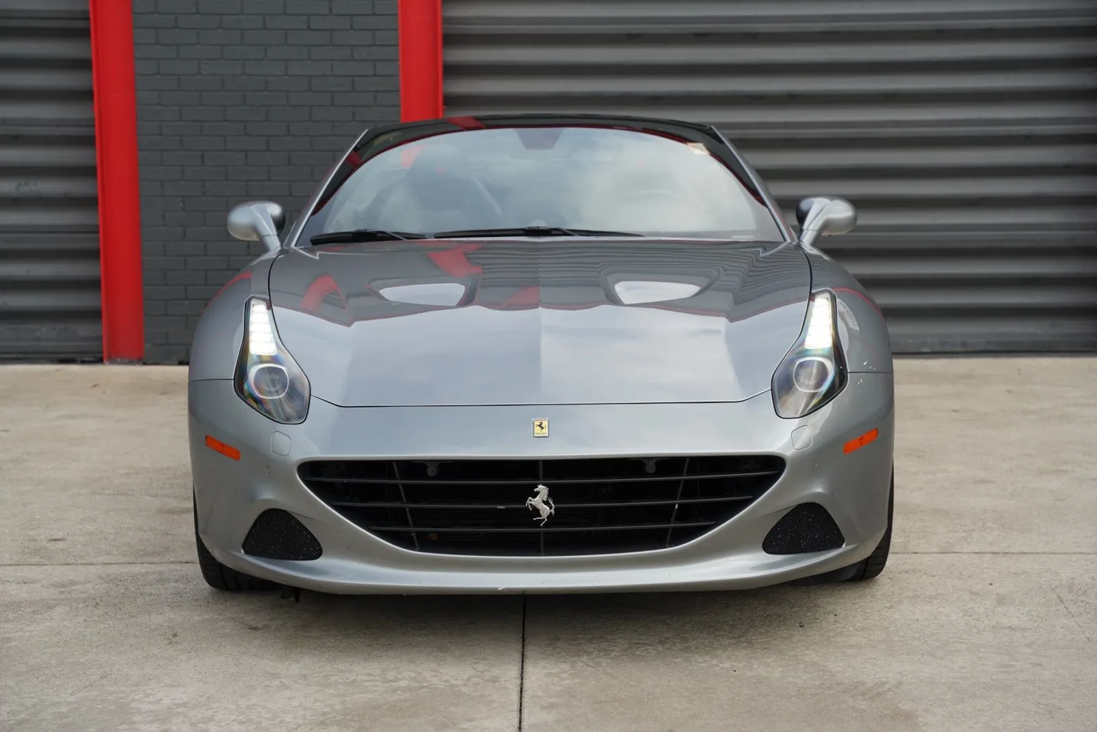 2016 Ferrari California T Base - Photo 2