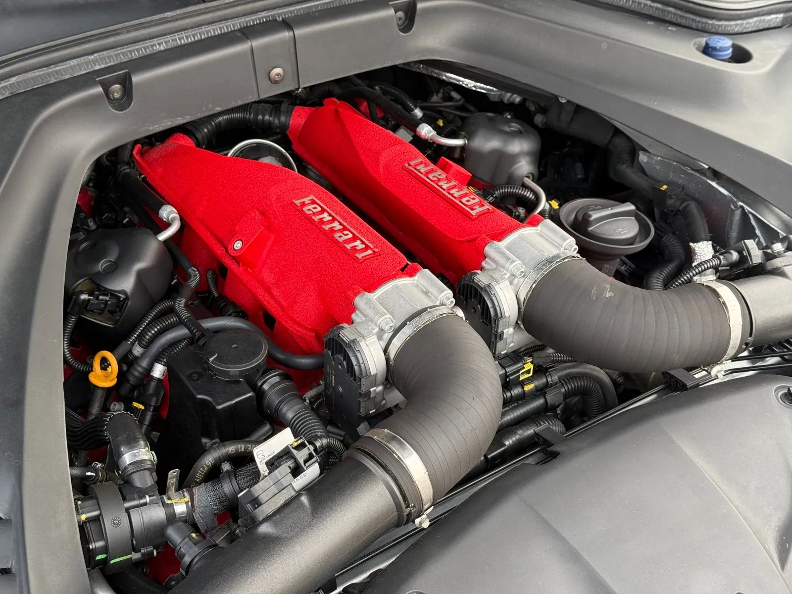 2016 Ferrari California T Base - Photo 23