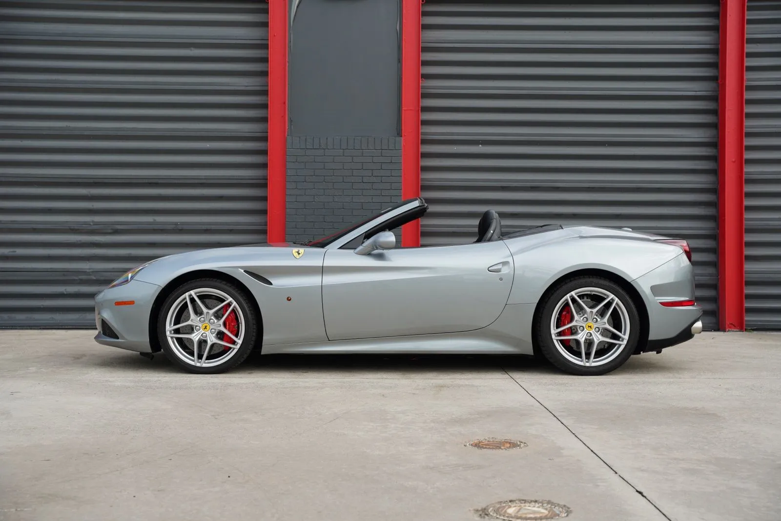 2016 Ferrari California T Base - Photo 4