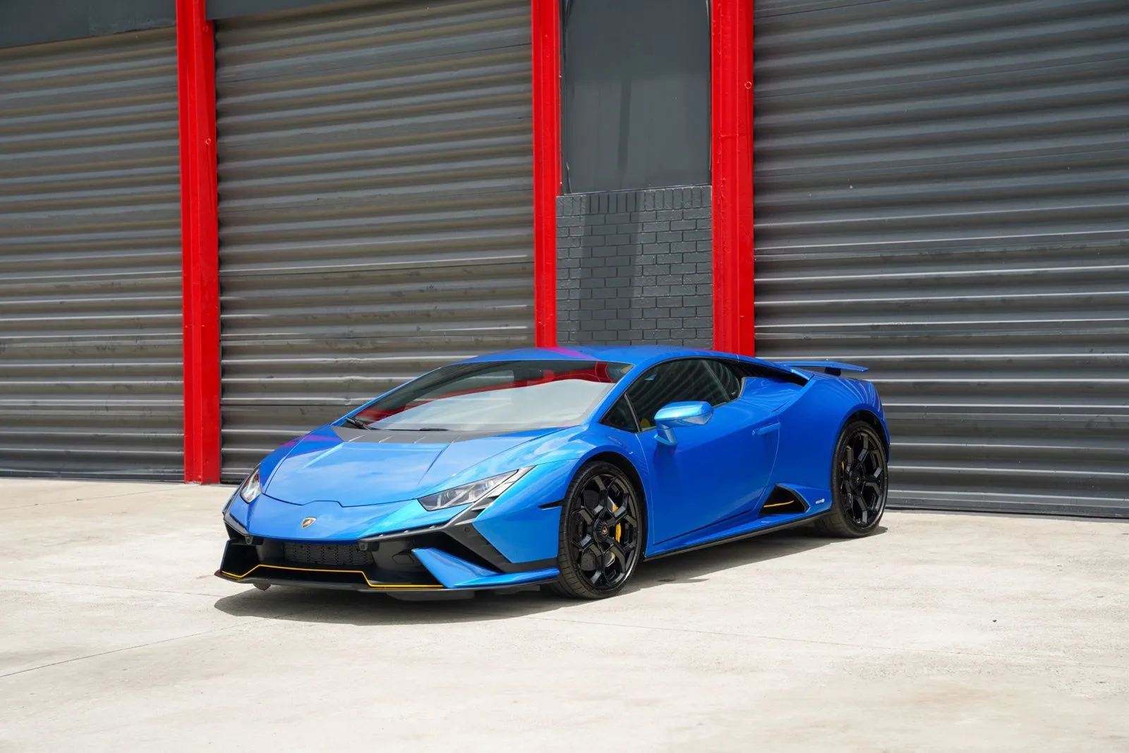 2023 Lamborghini Huracan Tecnica's photo