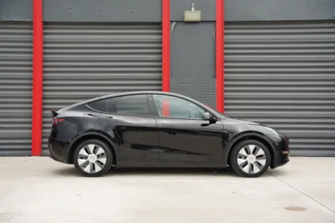 Photos of 2023 Tesla Model Y Long Range for sale in Hollywood, FL at Gravity Autos Hollywood