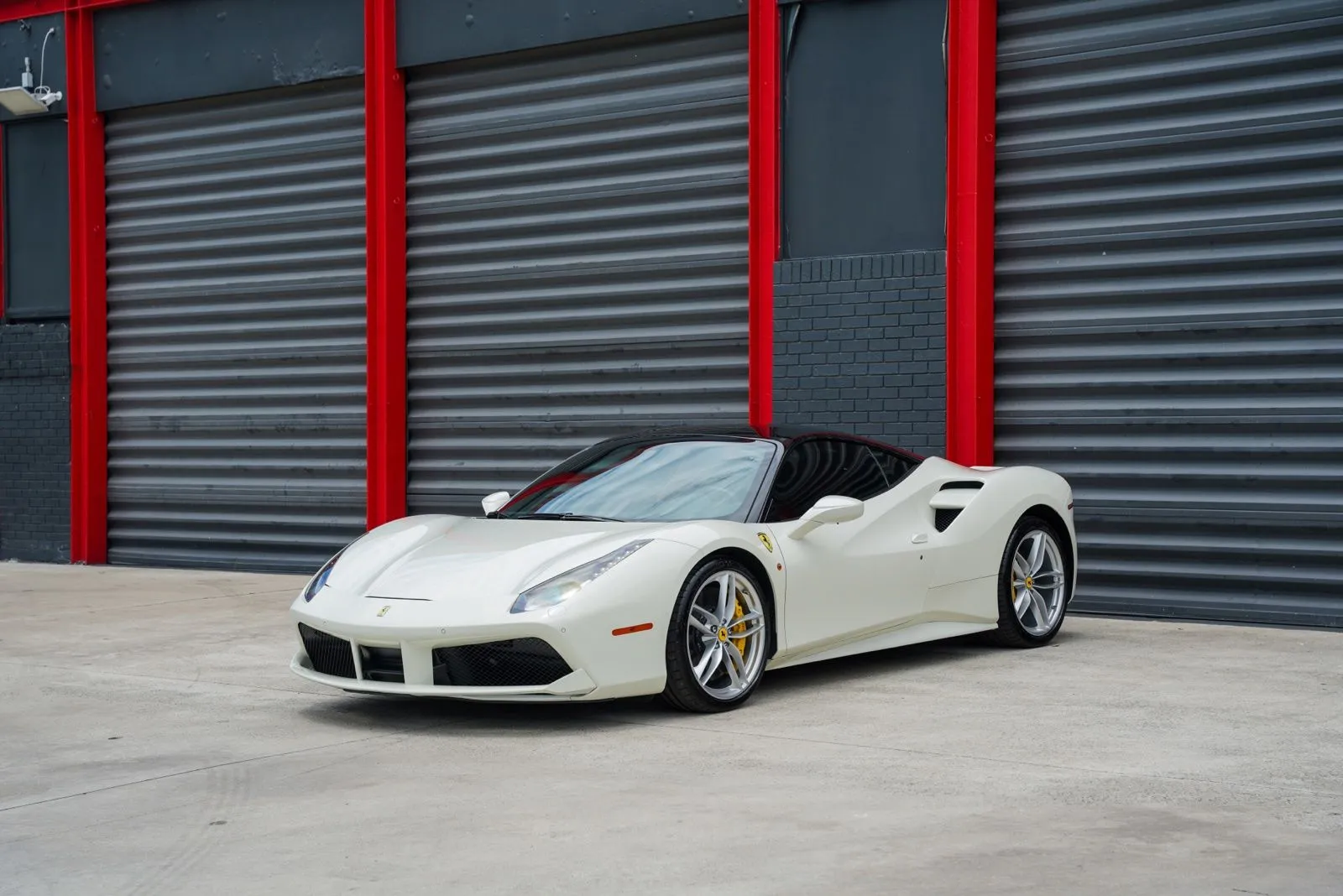 2016 Ferrari 488 -'s photo