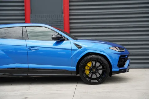 More photos of 2022 Lamborghini Urus Pearl Capsule at Gravity Autos Hollywood, FL