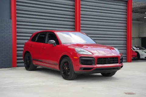 More photos of 2022 Porsche Cayenne at Gravity Autos Hollywood, FL