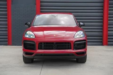 More photos of 2022 Porsche Cayenne at Gravity Autos Hollywood, FL