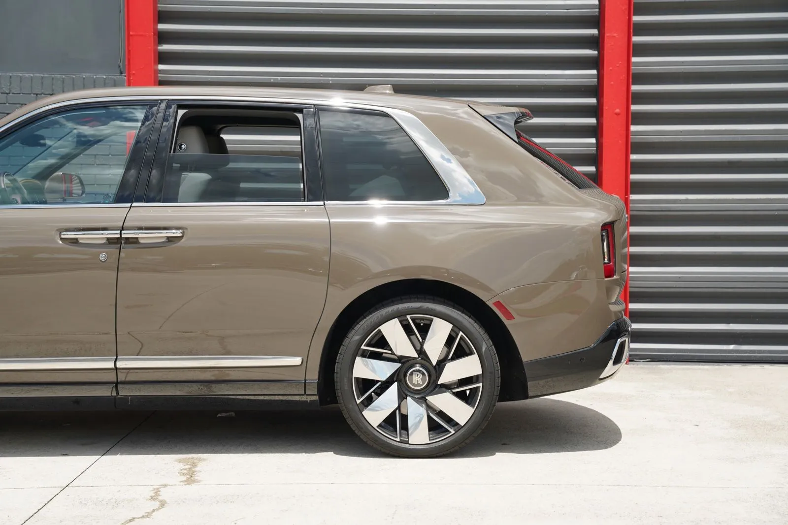 2025 Rolls-Royce Cullinan Base - Photo 17