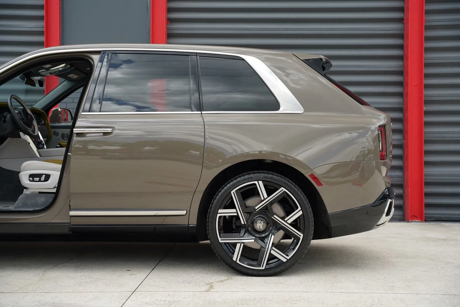 2025 Rolls-Royce Cullinan Base - Photo 36