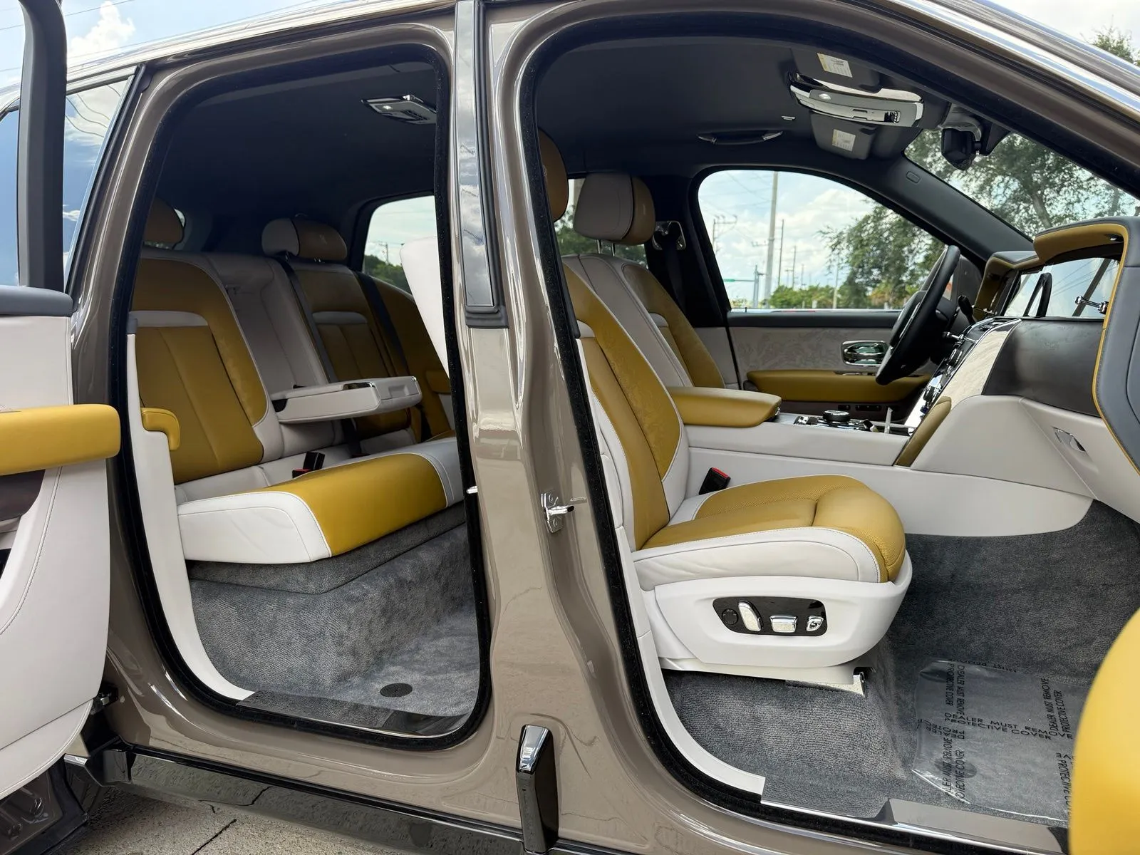 2025 Rolls-Royce Cullinan Base - Photo 31