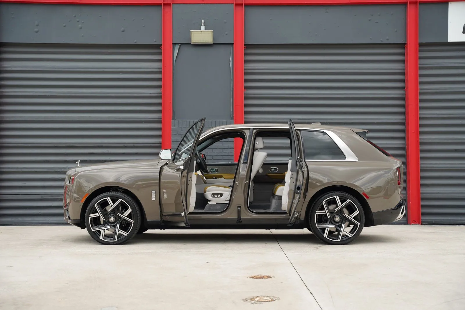 2025 Rolls-Royce Cullinan Base - Photo 10