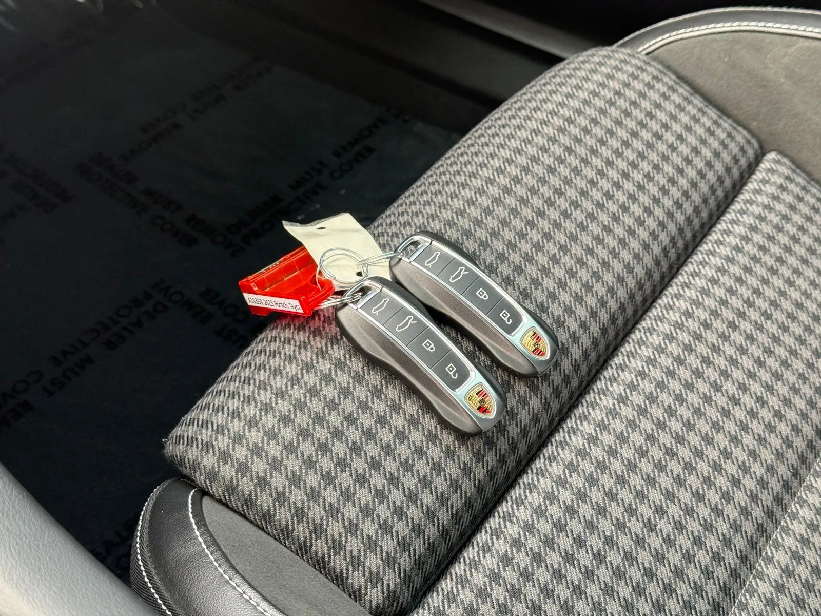 2025 Porsche Taycan Base - Photo 21