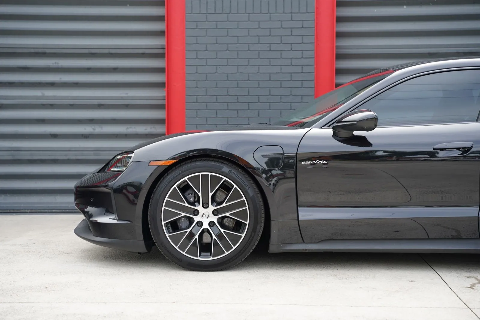 2025 Porsche Taycan Base - Photo 9