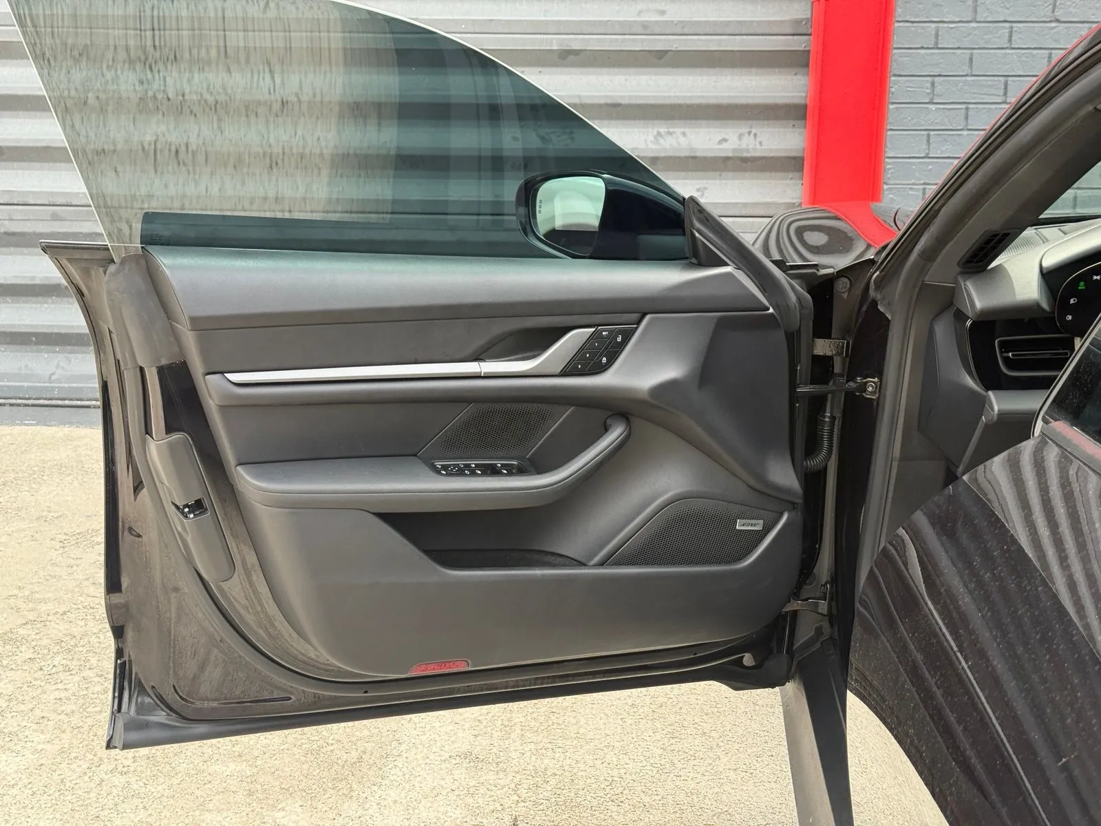 2025 Porsche Taycan Base - Photo 17