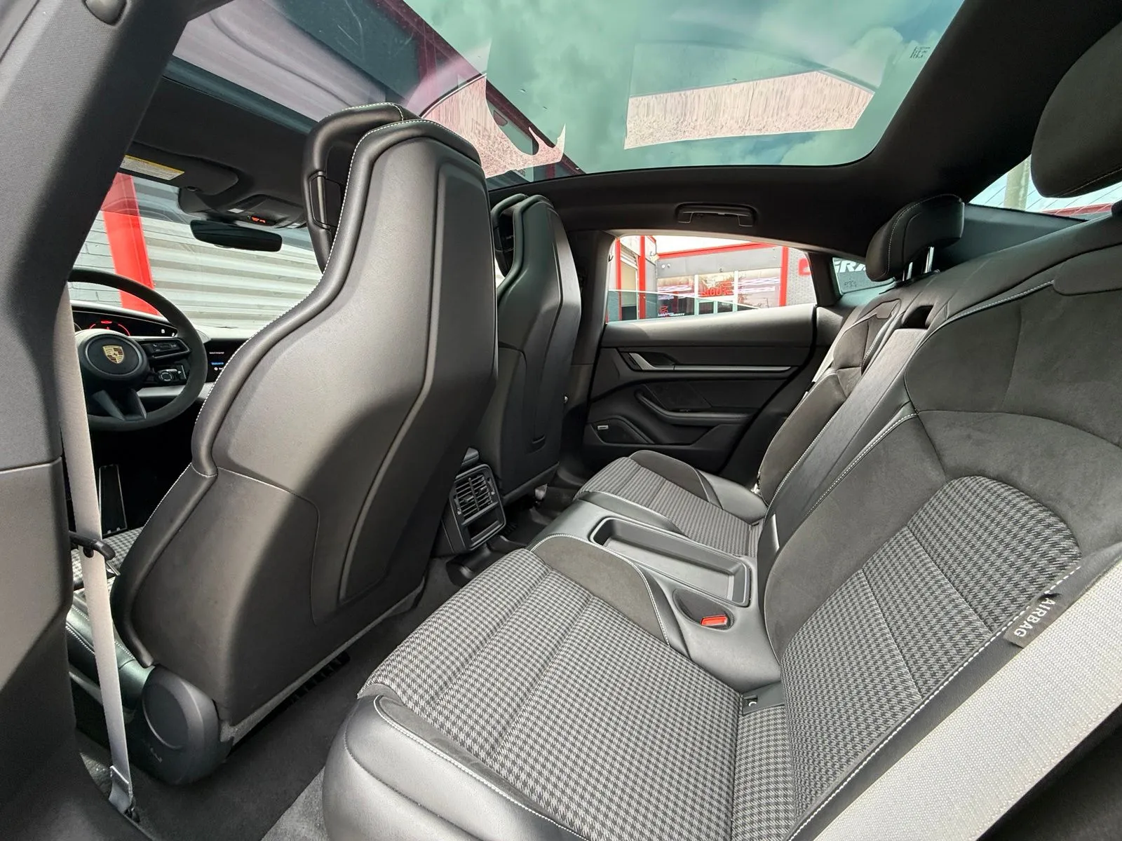 2025 Porsche Taycan Base - Photo 18