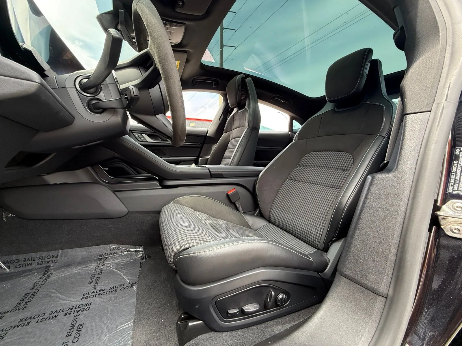 2025 Porsche Taycan Base - Photo 19