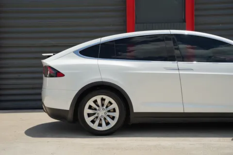 More photos of 2020 Tesla Model X Long Range at Gravity Autos Hollywood, FL