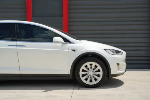 More photos of 2020 Tesla Model X Long Range at Gravity Autos Hollywood, FL