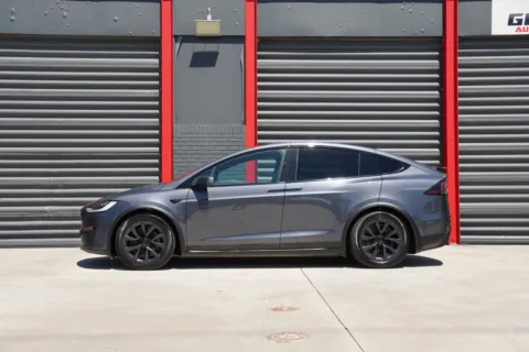 More photos of 2023 Tesla Model X Standard Range at Gravity Autos Hollywood, FL