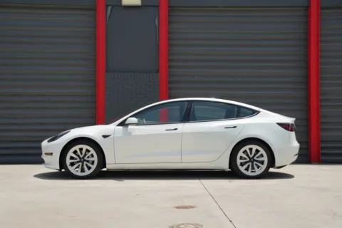 More photos of 2022 Tesla Model 3 at Gravity Autos Hollywood, FL