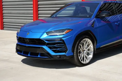 Another view of 2019 Lamborghini Urus for sale in Hollywood, FL at Gravity Autos Hollywood
