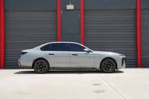 More photos of 2024 BMW i7 eDrive50 at Gravity Autos Hollywood, FL