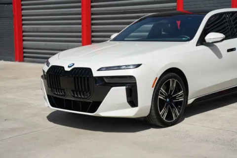 Another view of 2023 BMW i7 xDrive60 for sale in Hollywood, FL at Gravity Autos Hollywood