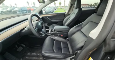 More photos of 2023 Tesla Model Y Long Range at Gravity Autos Hollywood, FL