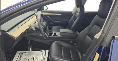More photos of 2021 Tesla Model 3 Standard Range Plus at Gravity Autos Hollywood, FL