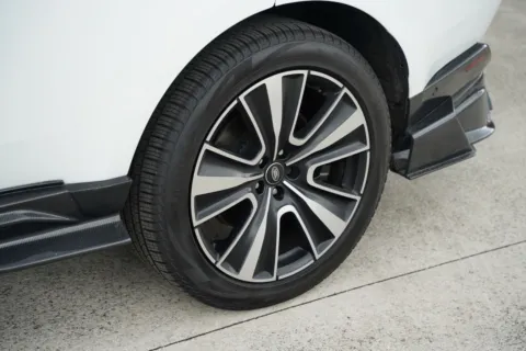 More photos of 2025 Land Rover Range Rover Plug-In Hybrid SE at Gravity Autos Hollywood, FL