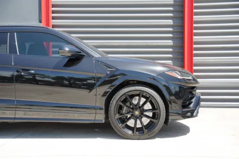 Photos of 2022 Lamborghini Urus for sale in Hollywood, FL at Gravity Autos Hollywood