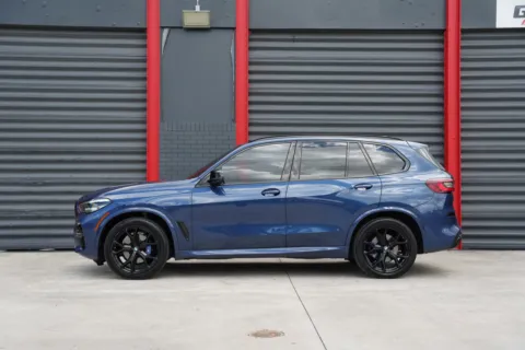 Photos of 2022 BMW X5 sDrive40i for sale in Hollywood, FL at Gravity Autos Hollywood