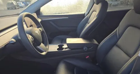 More photos of 2023 Tesla Model Y Long Range at Gravity Autos Hollywood, FL